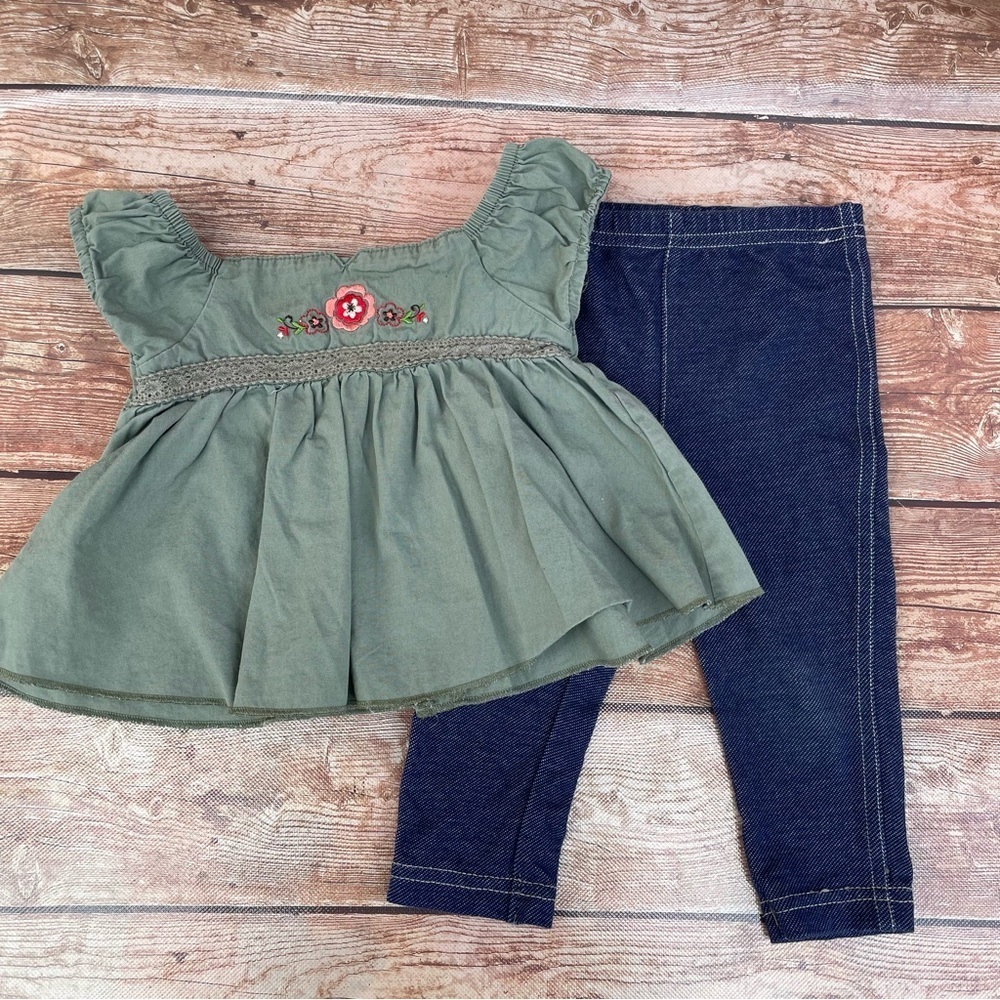 Carter’s, Baby Q Baby girl set top and leggings 12 months